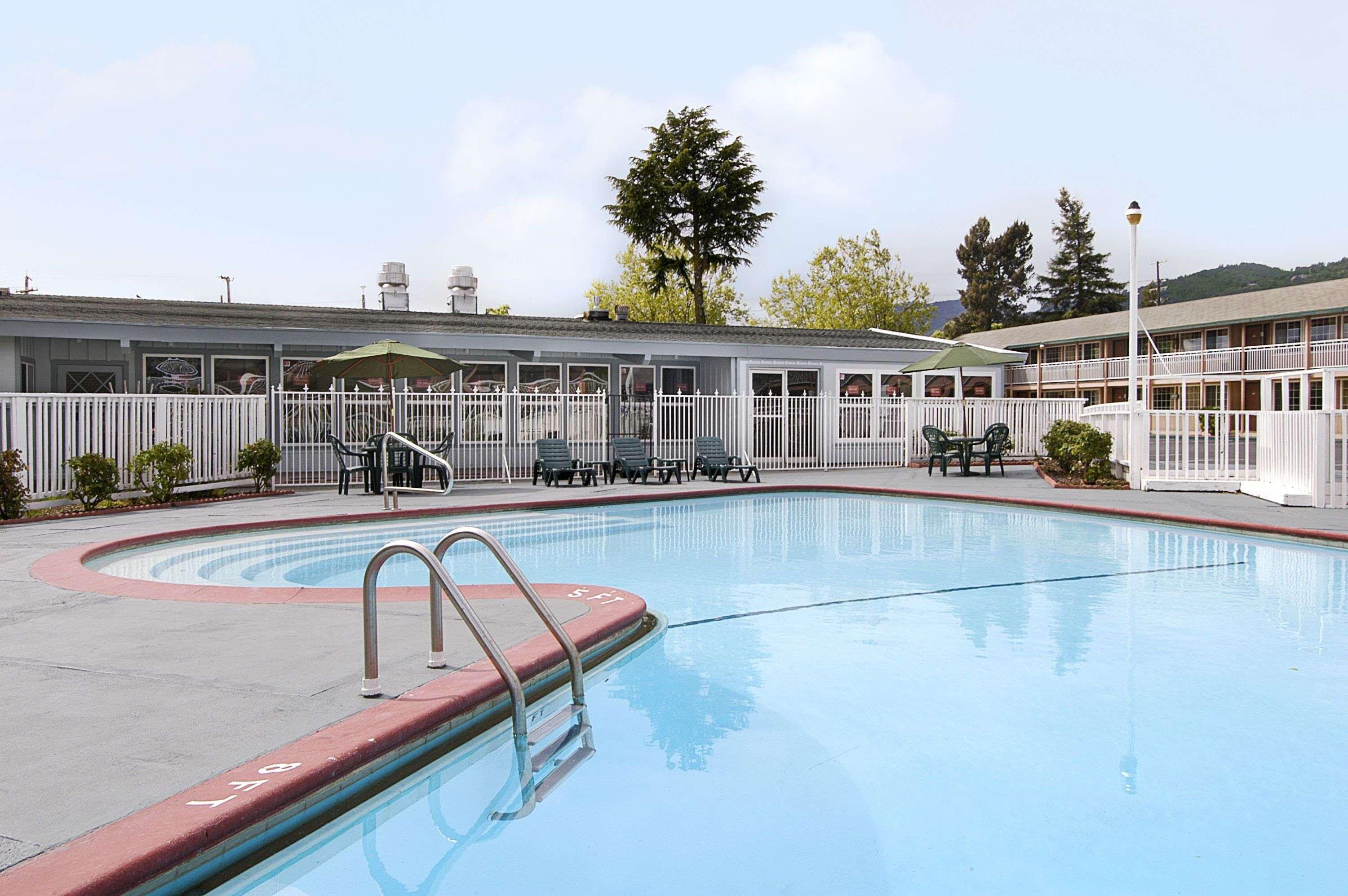Days Inn By Wyndham Ukiah Eksteriør billede
