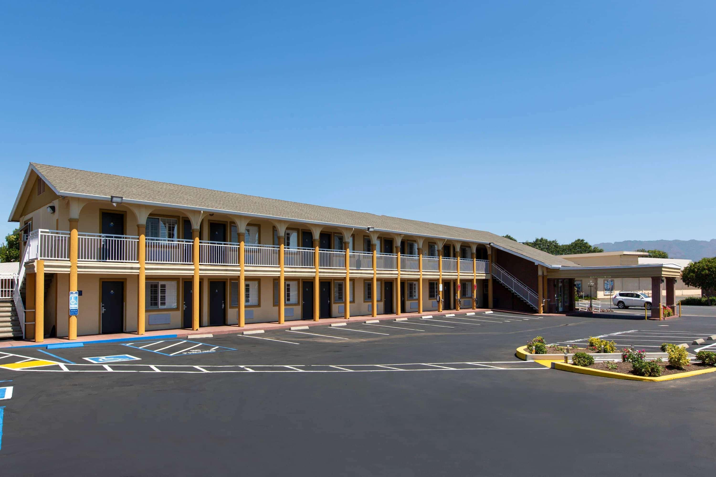 Days Inn By Wyndham Ukiah Eksteriør billede