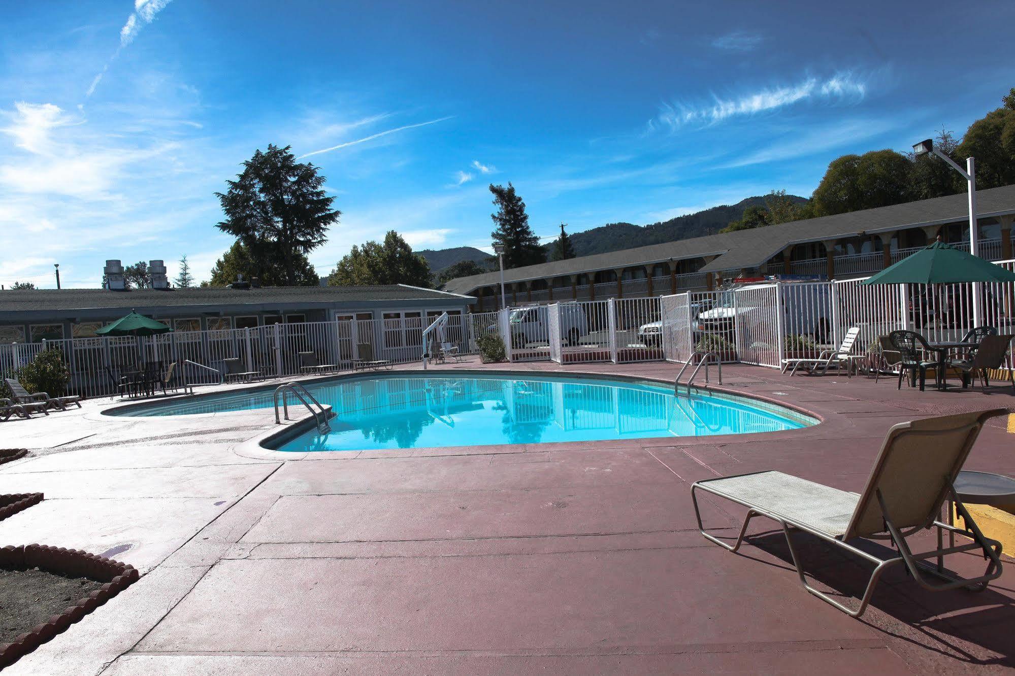 Days Inn By Wyndham Ukiah Eksteriør billede